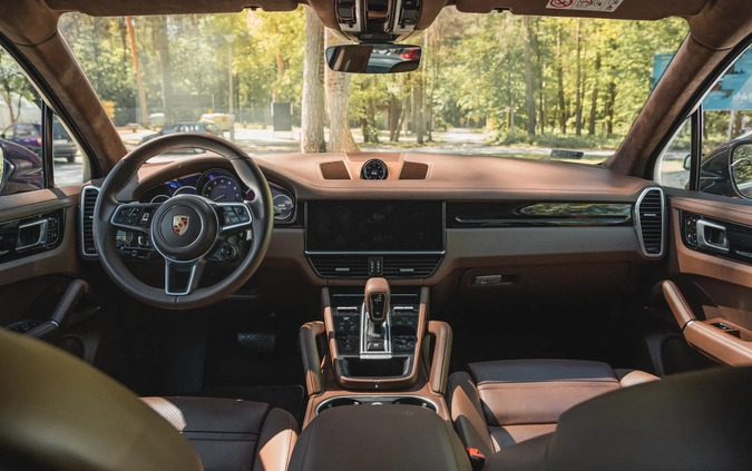 Porsche Cayenne cena 395000 przebieg: 43000, rok produkcji 2021 z Warszawa małe 301